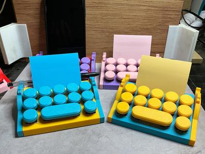 TypeWriter Phone holder/sticky note fidget 