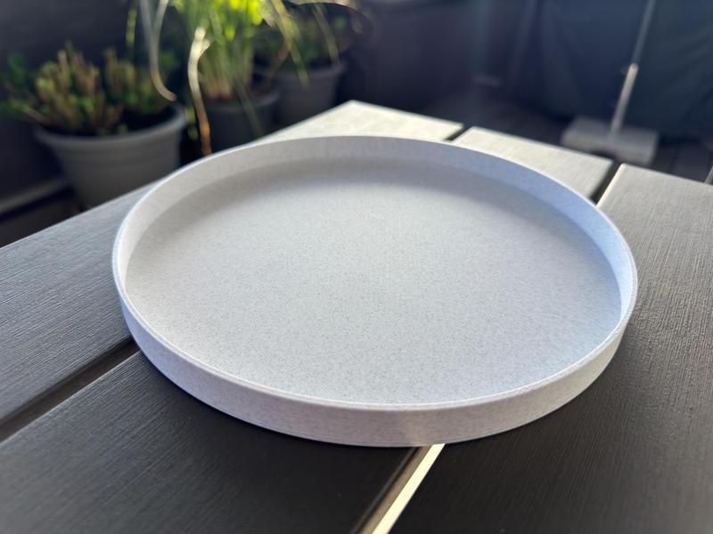 Simple and understated decorative bowl