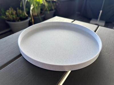 Simple and understated decorative bowl