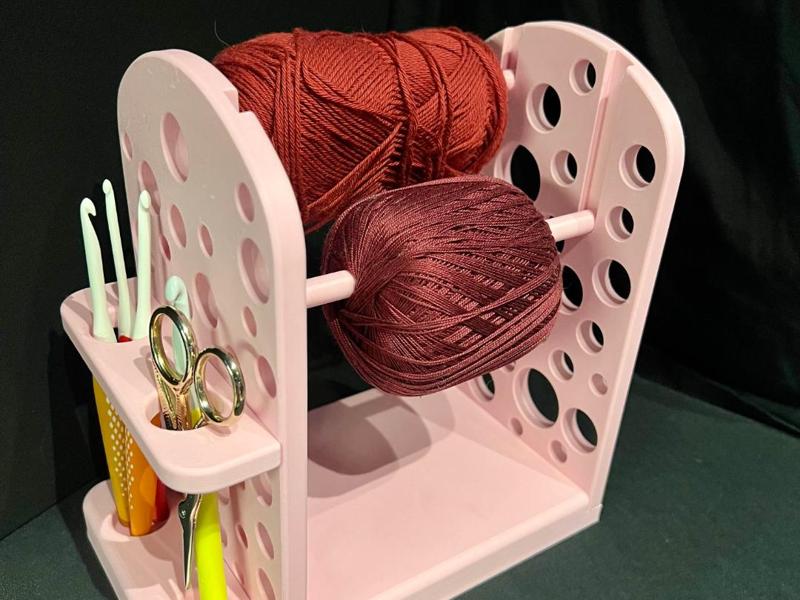 Double yarn holder