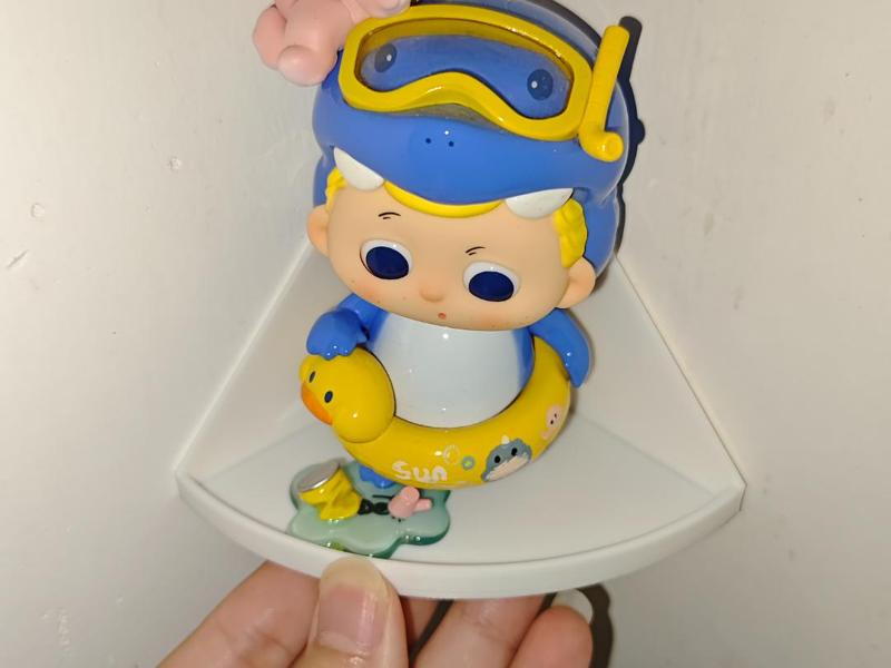 Figure wall mount