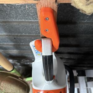 Chainsaw Storage Hook V2 - trimmed the fat, no supports