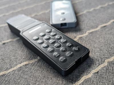 Mini Remote Holder 40x86x6
