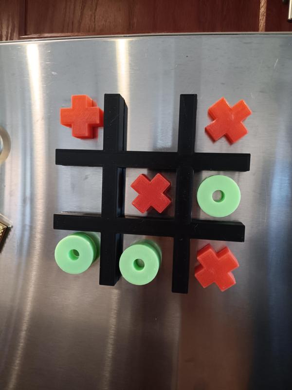 Tic Tac Toe magnet set - FREE