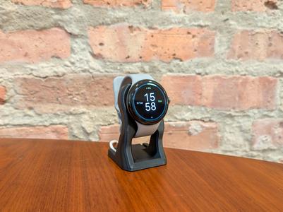 Pixel Watch 2/3 Stand - Hanging Around