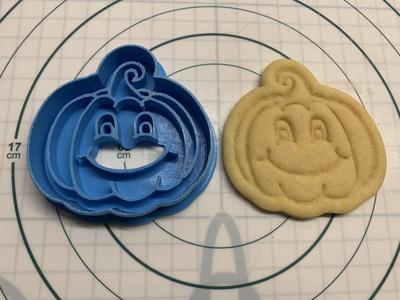 Pumpkin cookie cutter 2