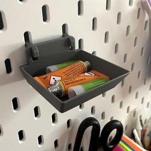 Shallow Tray for Skadis peg board (universal peg).stl