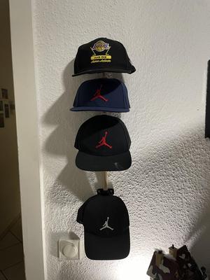 CapSnap: Scalable Cap Holder for Wallmount