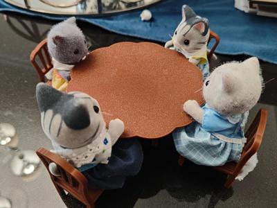 Round table for sylvanian families