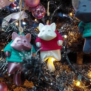 Hanging Christmas kittens