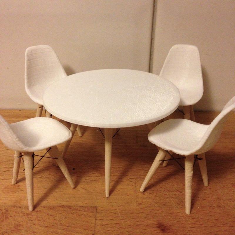 Dolls House Eames Table and Chairs