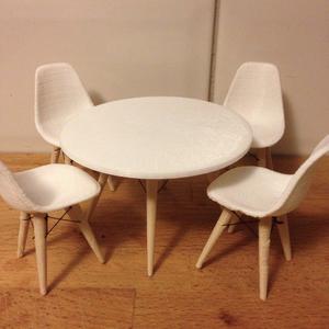 Dolls House Eames Table and Chairs