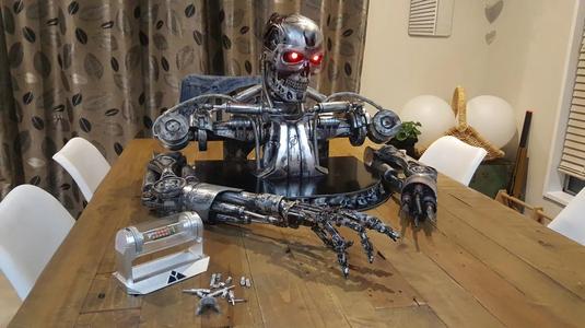 Terminator T800 Split Shoulders "Bust Concept"   