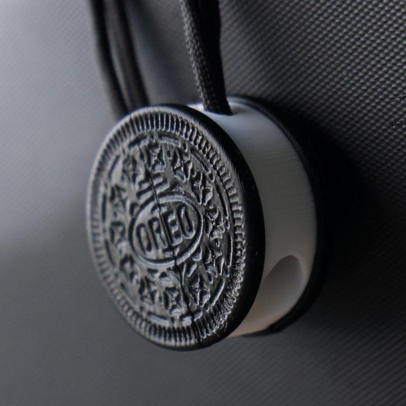 Zipper Pull - Oreo
