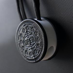 Zipper Pull - Oreo