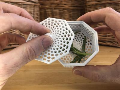 Stackable Herb Dryer - Hex Pattern