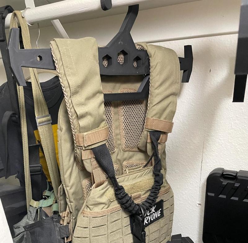 Plate Carrier Hanger