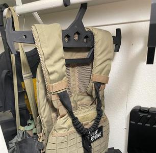 Plate Carrier Hanger