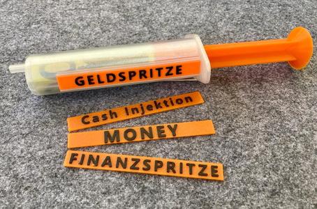Präsent - Finanzspritze / Money Injection / Cashgift / Moneybox   