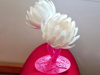 Lotus Lamp with Heart Base - Reinforced Petals