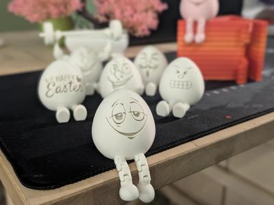 Happy Articulated Egg