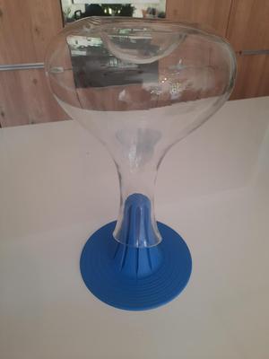 wine carafe drainer