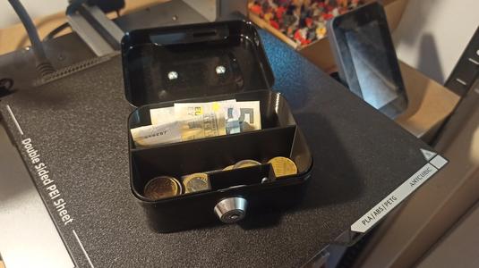 Moneybox separator