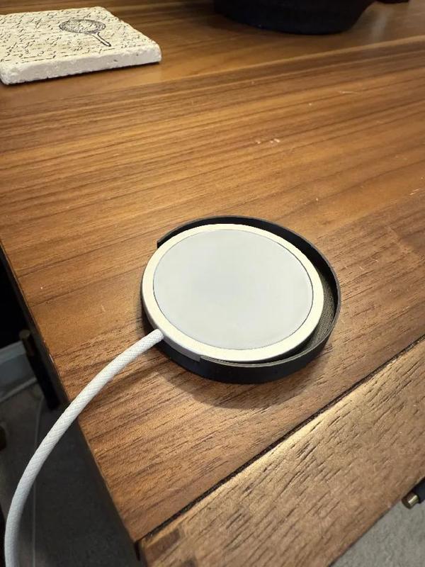 MagSafe Charging Base