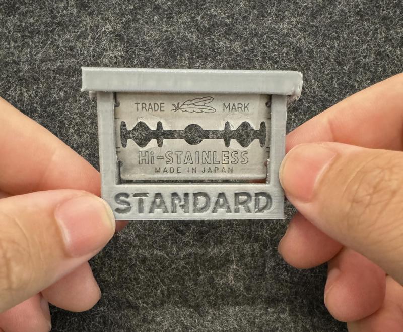 Double Edge Blade Stand with Lid