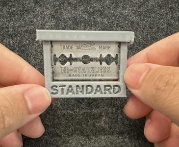 Double Edge Blade Stand with Lid