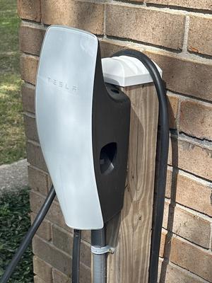 Tesla Wall Charger Cable Management Finial for a 4"x4" Post