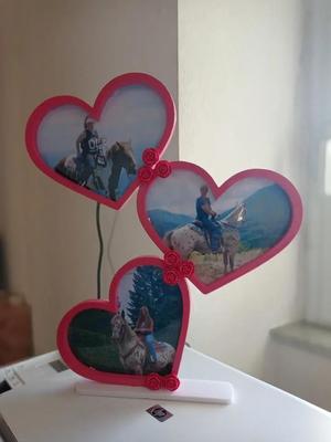 portaretrato de 3 corazones   