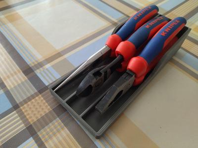 Gridfinity Pliers Holder 3 in 5x2