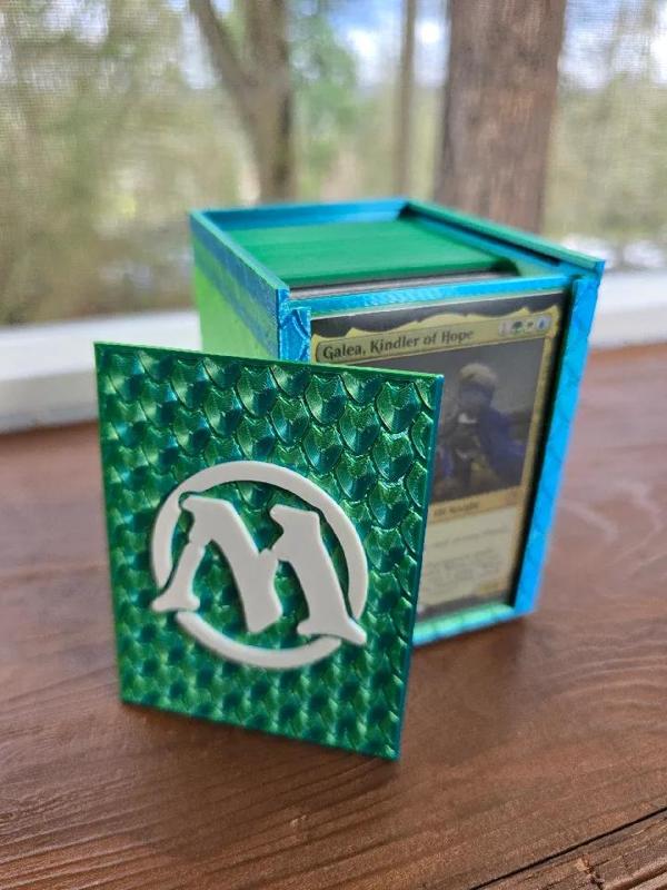 MtG - Commander Deck Box (Stackable) - Holds 100 Standard Cards, with room for tokens and dice.   