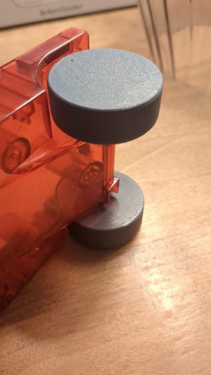Magna-tile car wheel