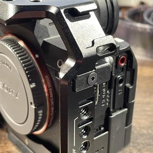 SmallRig A7siii Cage Side Mount replacement