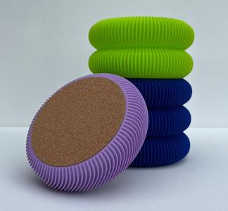 Trays in 3 sizes - stackable