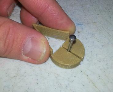 Finger Saver - Nail Holder