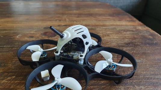 Betafpv Meteor 75 Pro O4 support d'antenne