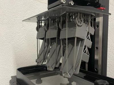 Detailed JW Trolley Pen Holder