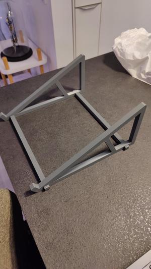 Laptop stand