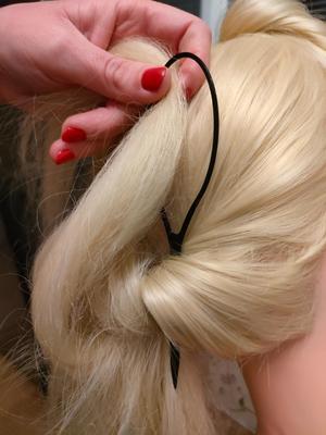 Hair braiding tool