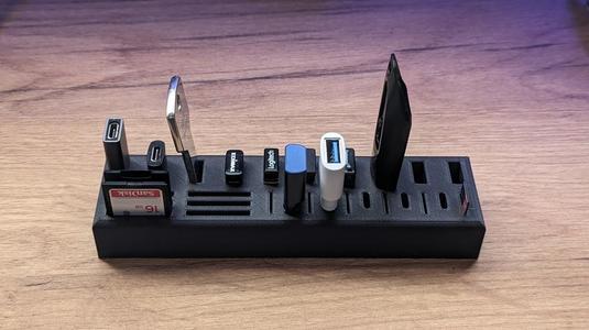 USB A, USB C and SD/MicroSD Holder/Organizer