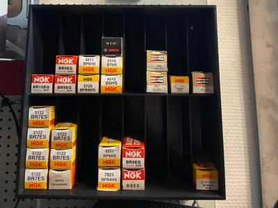 Sparkplug organizer 
