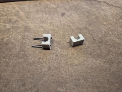 Wire fastener clips for small nails