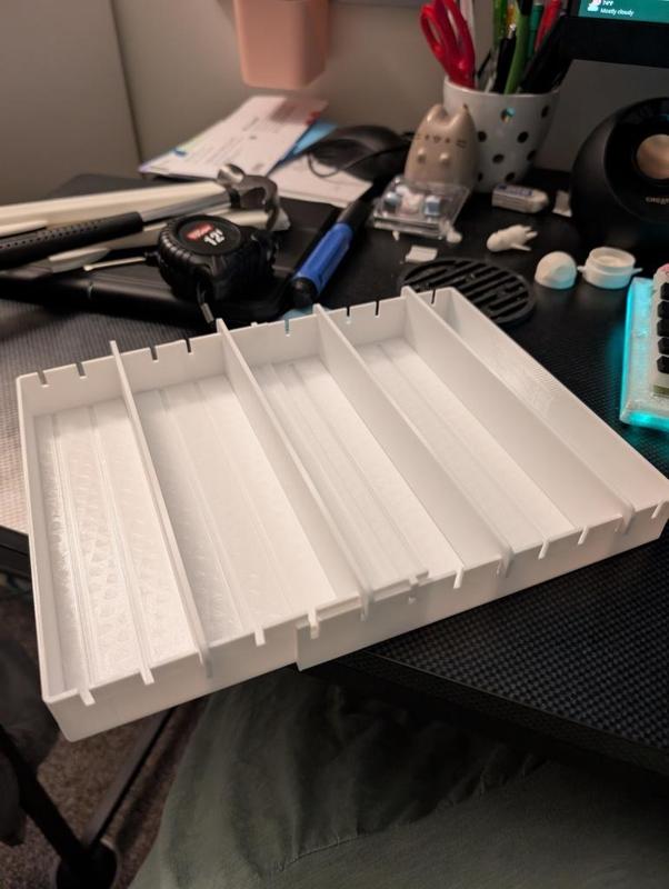 Space-Saving Lid Storage