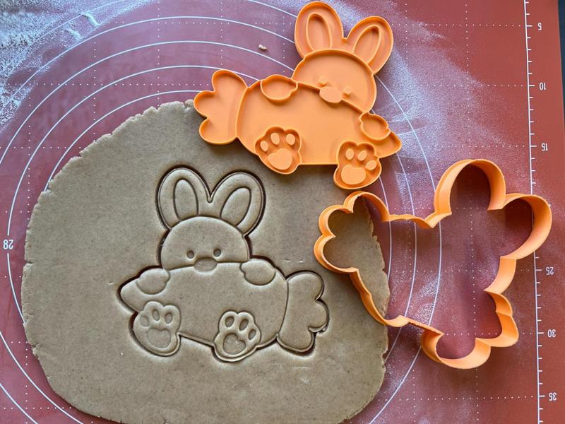 Bunny Carrot Plaque Cookie Cutter
