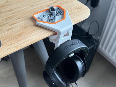 Over-edge Headphone Stand w. Magnetic Docking Tray