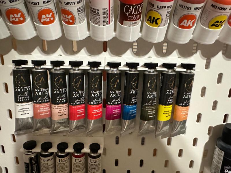 Skadis paint tube holder