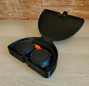 JBL Tune 500BT headphone travel case